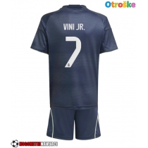 Otroške Nogometnih dresov Real Madrid Vinicius Junior #7 Gostujoči 2025-26 Kratki rokavi (+ hlače)